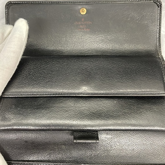 Louis Vuitton Black Epi Trifold Int'l Wallet Authentic Excellent Condition - Picture 3 of 7